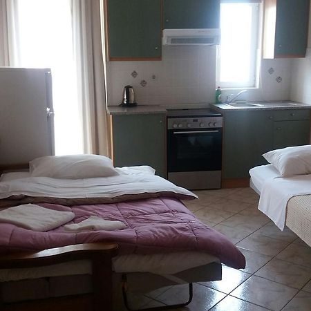 Hanna'S Apartments Палеохора Екстер'єр фото