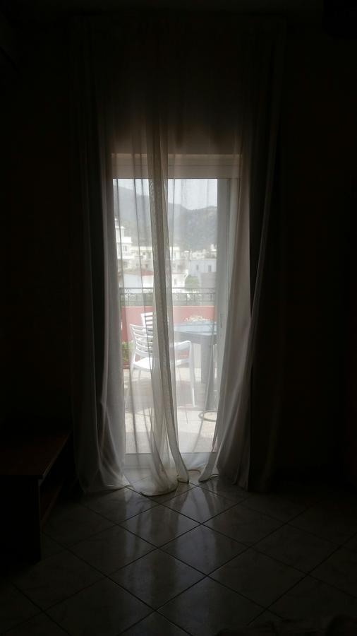 Hanna'S Apartments Палеохора Екстер'єр фото